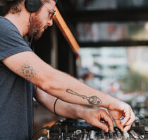 DJ